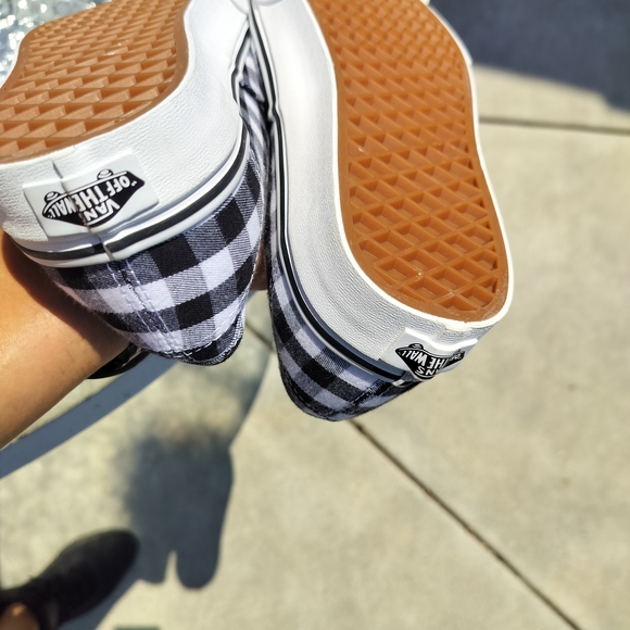 Vans Unisex Black and White Checkered Sneakers SzM-7.5 W-9. - Picture 10 of 12